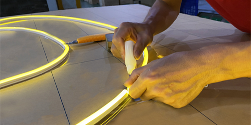 霓虹燈造型字;霓虹燈發(fā)光字;日合霓虹燈標識制作