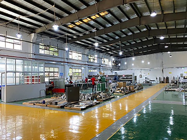 日合-噴涂車(chē)間